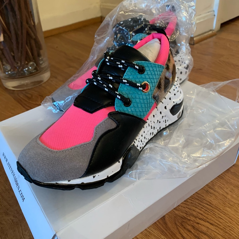 Steve Madden Sneakers